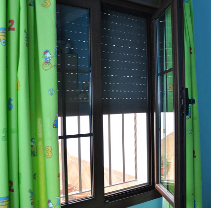 Precio ventana pvc oscilobatiente con persiana